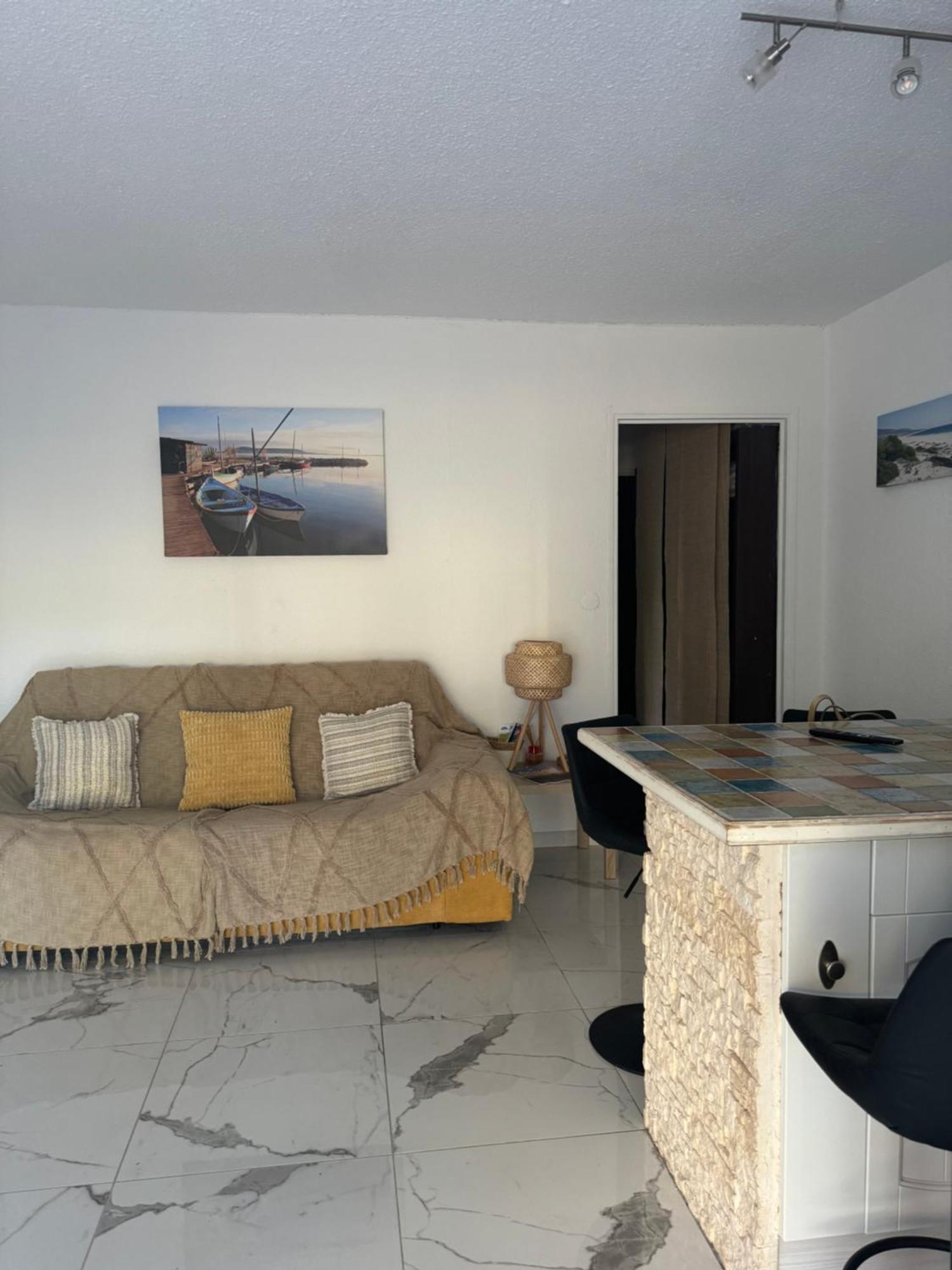 Grand Studio Cabine Proche Plage Et Port Gruissan Bagian luar foto