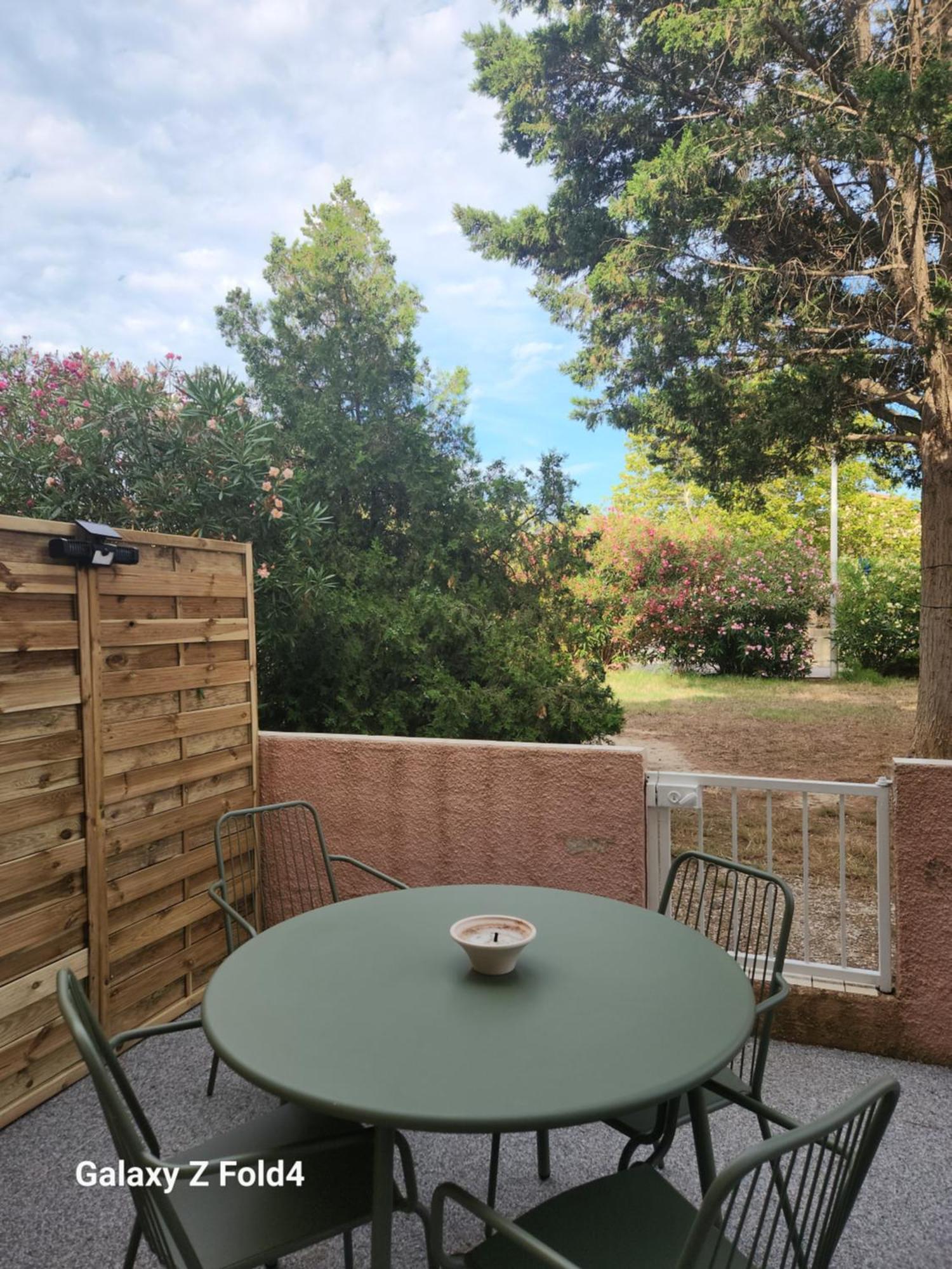 Grand Studio Cabine Proche Plage Et Port Gruissan Bagian luar foto